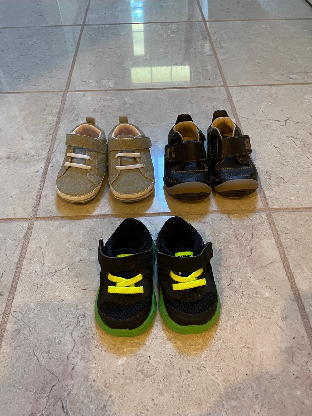 Stride Rite/Nike Baby Boy Shoe Bundle sizes 2-2.5  3 pair bundle